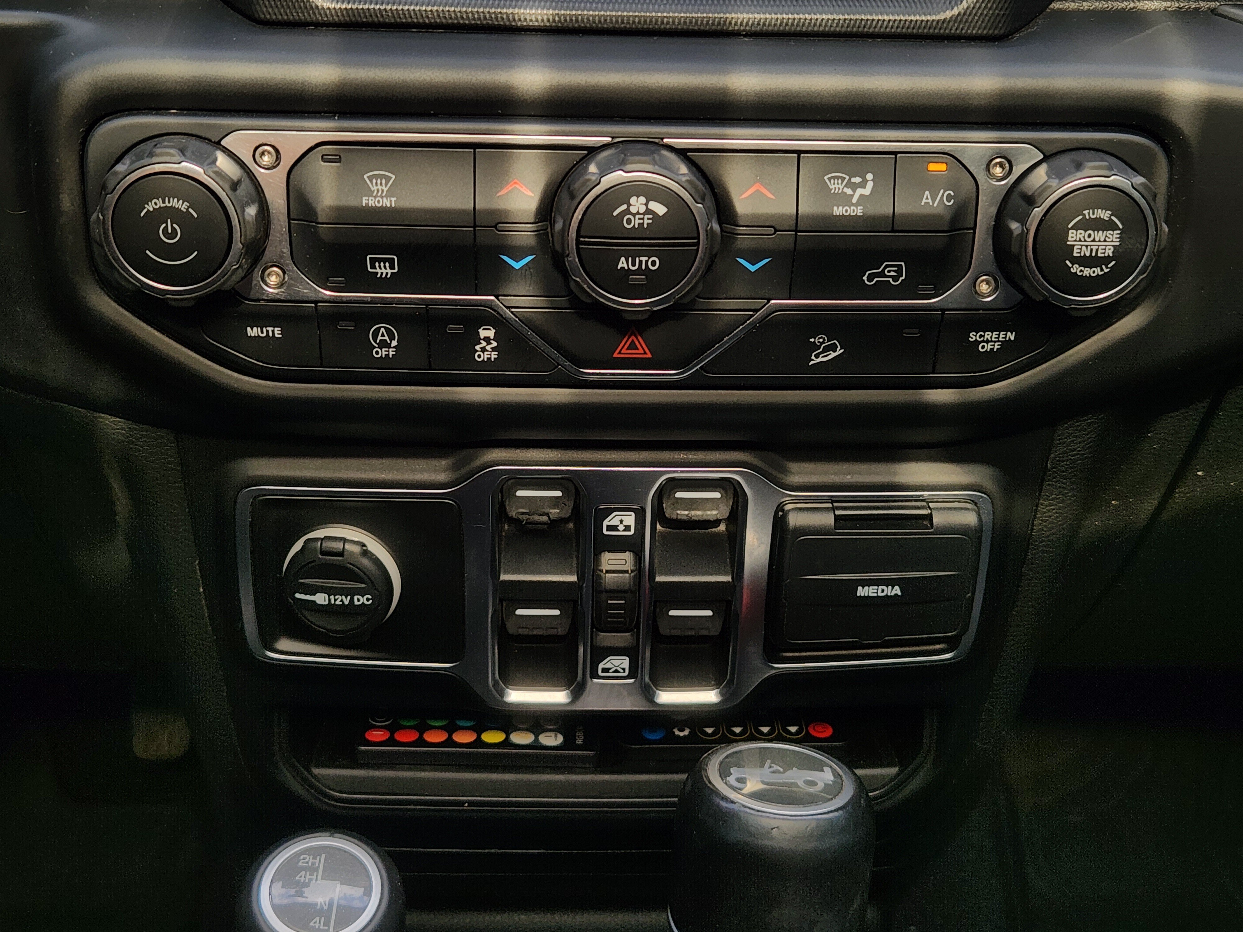 Used 2019 Jeep Wrangler Unlimited Sahara AWD/4WD image 20