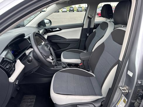 Used 2025 Volkswagen Taos S AWD/4WD image 9
