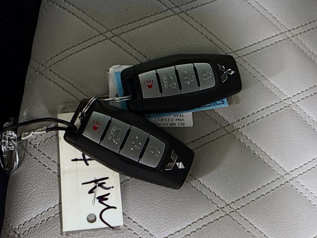 Used 2023 Mitsubishi Outlander SEL AWD/4WD image 35