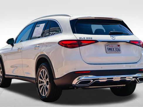 Used 2024 Mercedes-Benz GLC 300 image 4