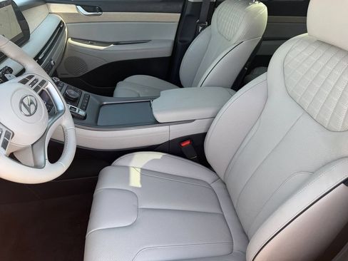 Used 2024 Hyundai Palisade Limited FWD image 10