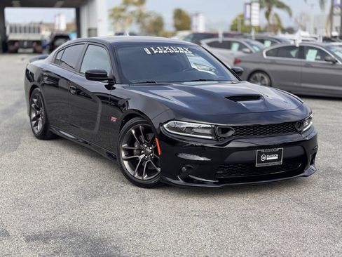 Used 2020 Dodge Charger Scat Pack image 2