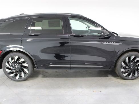 New 2026 Lincoln Nautilus Reserve image 10