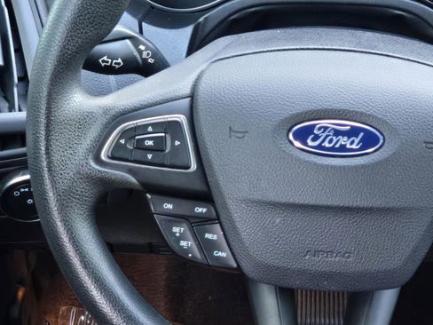 Used 2017 Ford Focus SE image 16