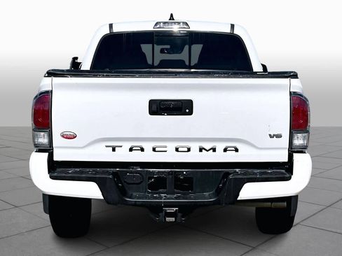 Used 2020 Toyota Tacoma TRD Sport RWD image 5