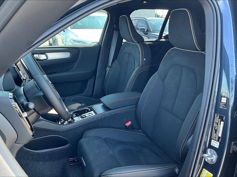 New 2026 Volvo XC40 B5 Plus w/ Protection Package Premier image 22