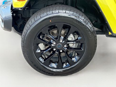 Used 2024 Jeep Wrangler Unlimited Sahara AWD/4WD image 30