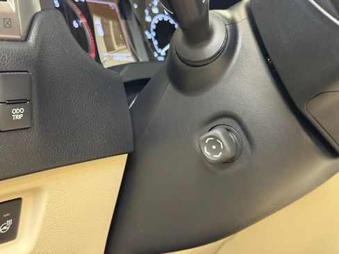 Used 2023 Lexus GX 460 Premium AWD/4WD image 37