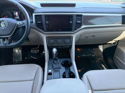 Used 2018 Volkswagen Atlas SE w/ R-Line Package image 18