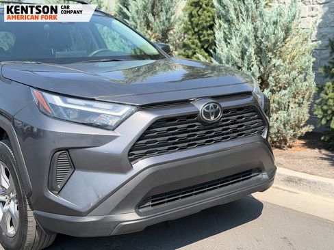 Used 2025 Toyota RAV4 XLE AWD/4WD image 10