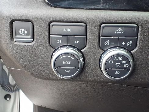 Used 2025 GMC Sierra 1500 Elevation image 24