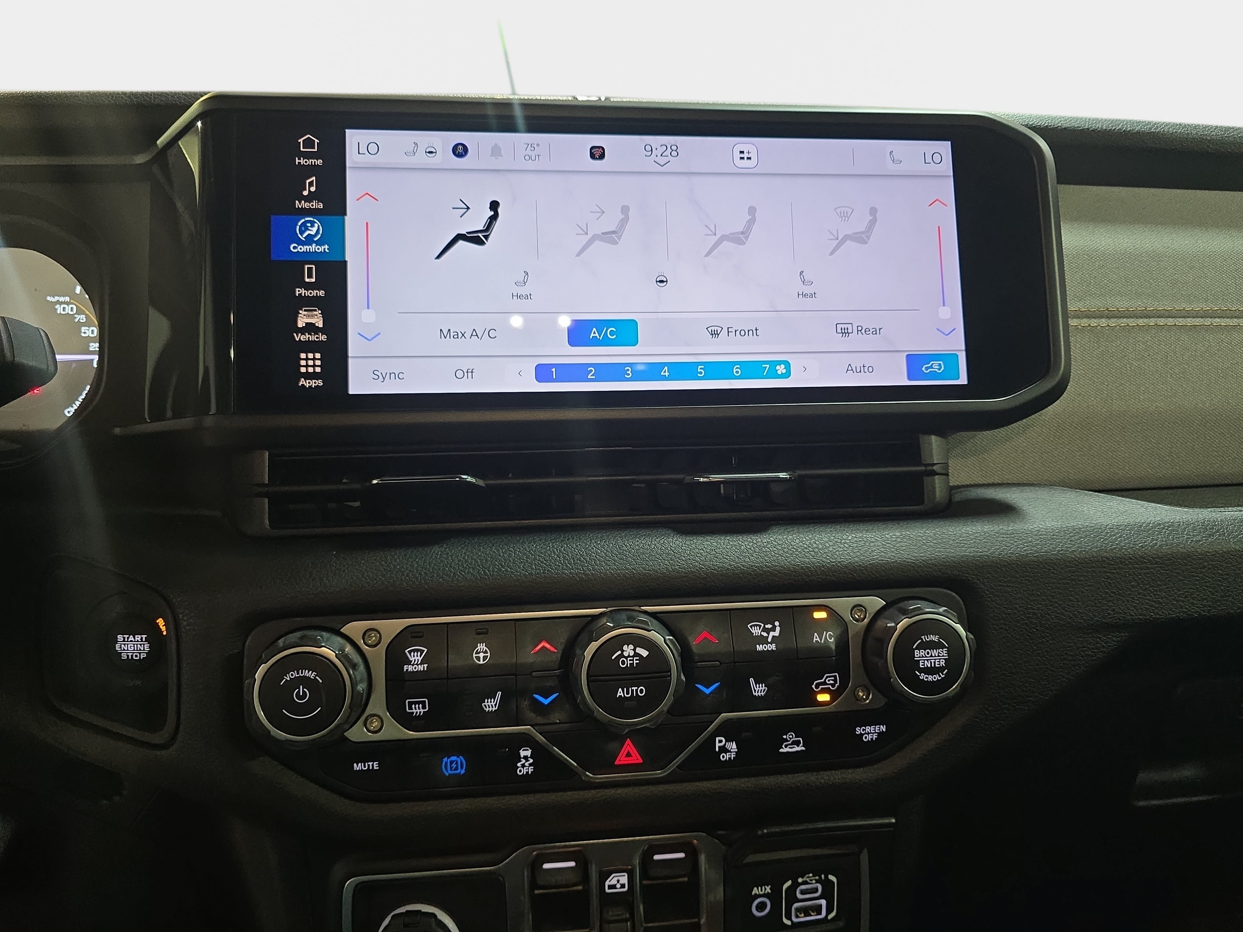 Used 2024 Jeep Wrangler Unlimited AWD/4WD image 21