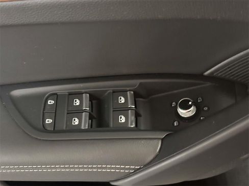 Used 2023 Audi Q5 2.0T Premium Plus w/ Premium Plus Package image 9