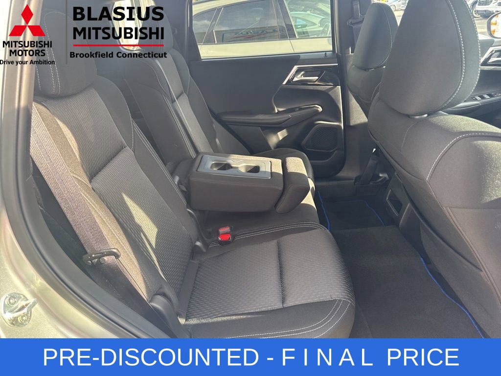 Used 2025 Mitsubishi Outlander ES AWD/4WD image 39
