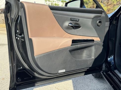 Certified 2023 Lexus ES 350 w/ Premium Package image 20