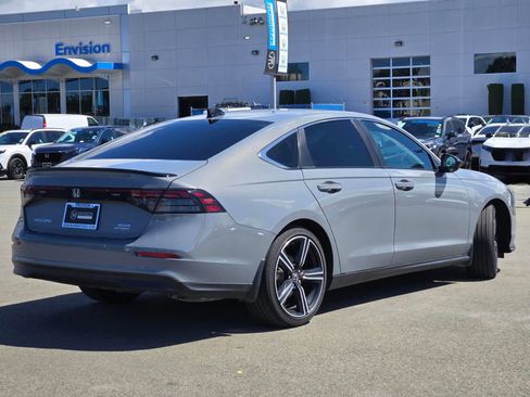 Used 2025 Honda Accord Sport image 7