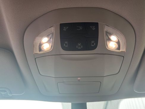 Used 2023 Chrysler Pacifica Touring-L FWD image 32