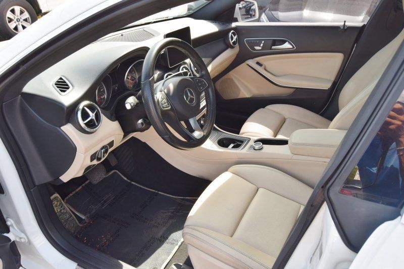 Used 2019 Mercedes-Benz CLA 250 4MATIC w/ Premium Package image 21