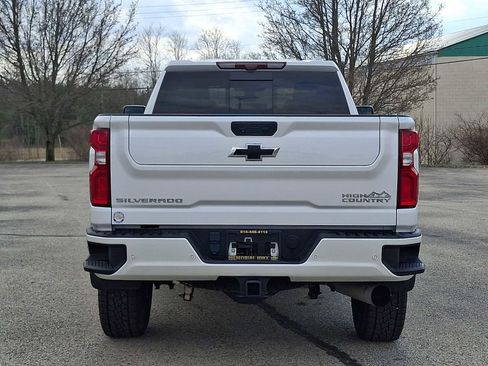 Used 2022 Chevrolet Silverado 3500 High Country w/ Technology Package image 6