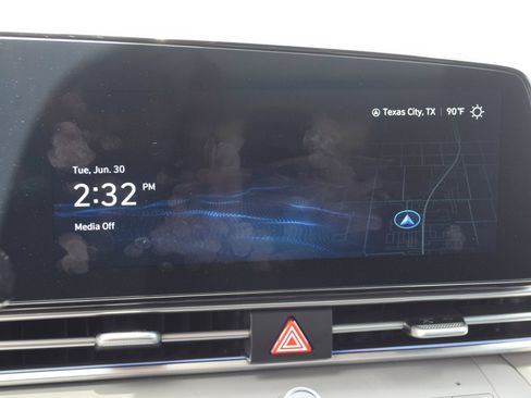 Used 2024 Hyundai Elantra SEL FWD image 14