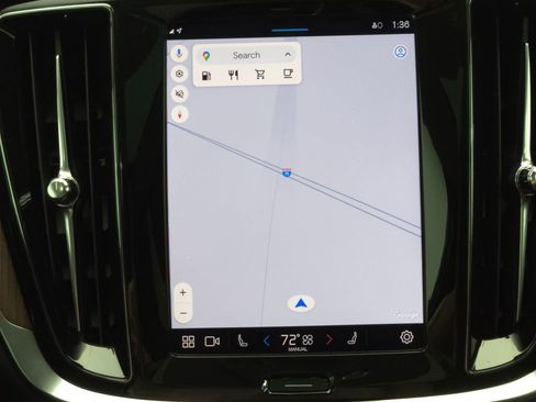 Used 2025 Volvo V60 B5 Cross Country Plus image 6