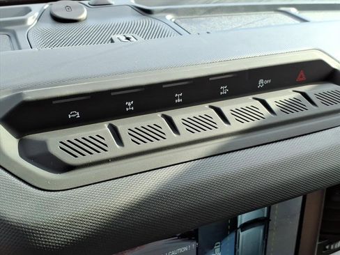 New 2025 Ford Bronco Badlands image 23