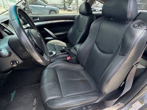 Used 2015 INFINITI Q60 Sport RWD image 18
