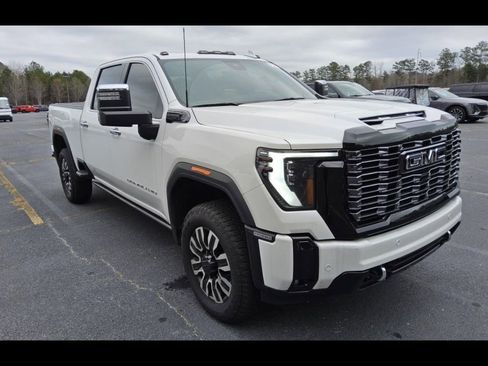 Used 2025 GMC Sierra 2500 Denali Ultimate w/ Max Trailering Package image 6