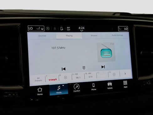 Used 2023 Chrysler Pacifica Touring-L FWD image 17
