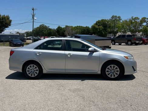 Used 2012 Toyota Camry LE FWD image 4