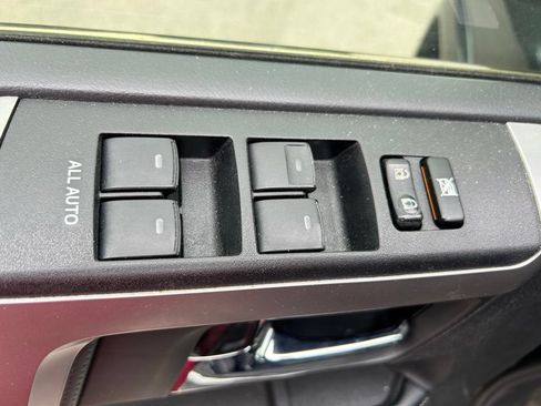 Used 2016 Toyota 4Runner Limited AWD/4WD image 18