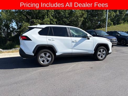 Used 2022 Toyota RAV4 XLE FWD image 8