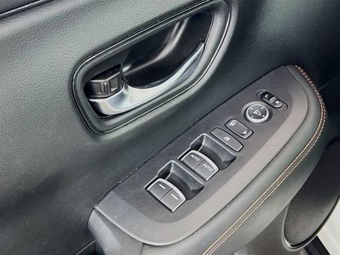 Used 2025 Honda HR-V Sport image 16