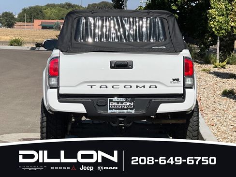 Used 2023 Toyota Tacoma TRD Sport AWD/4WD image 8