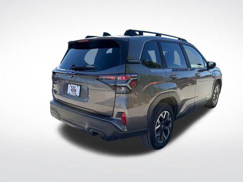 Certified 2025 Subaru Forester Premium AWD/4WD image 16