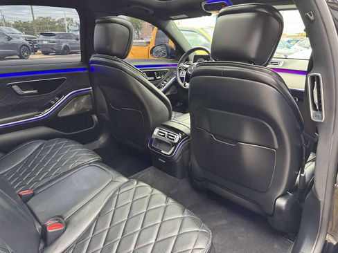 Used 2022 Mercedes-Benz S 580 4MATIC Sedan w/ AMG Line Package image 34