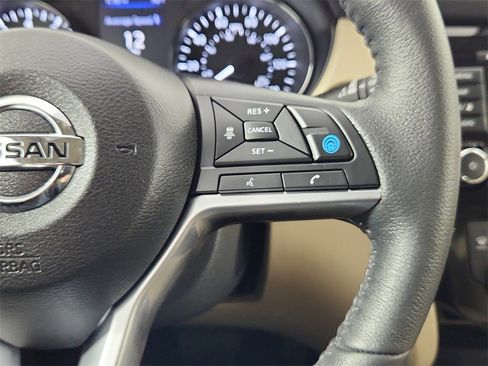 Used 2020 Nissan Rogue SL w/ Premium Package image 20