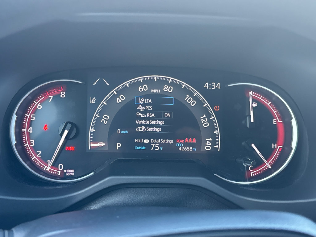 Certified 2025 Toyota RAV4 LE AWD/4WD image 32