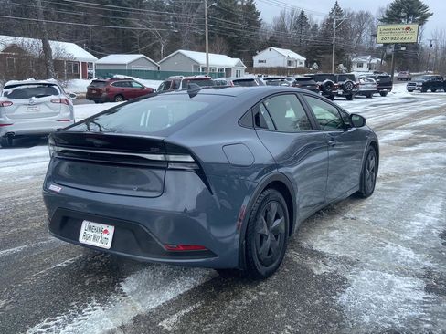 Used 2023 Toyota Prius Prime SE image 5