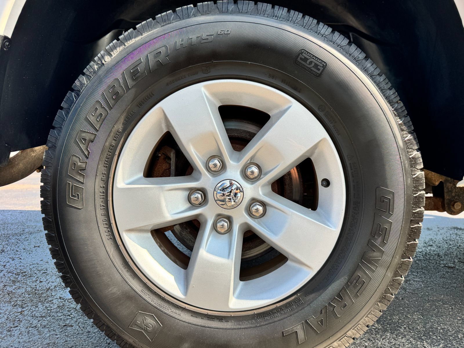 Used 2018 RAM 1500 Classic SLT AWD/4WD image 32