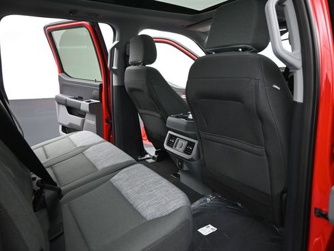 New 2026 Ford F250 XLT w/ XLT Premium Package AWD/4WD image 14