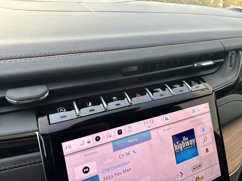 New 2025 Jeep Grand Cherokee Summit image 16