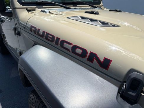 Used 2022 Jeep Wrangler Unlimited Rubicon w/ Dual Top Group AWD/4WD image 9