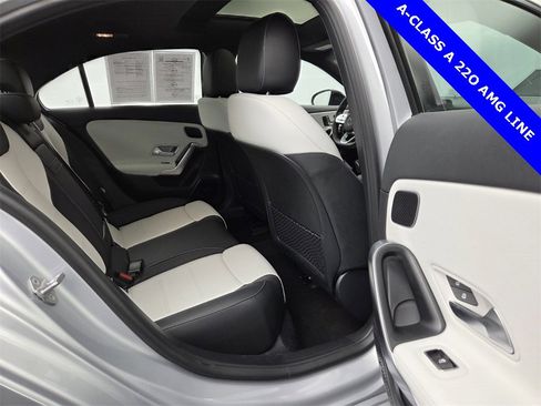 Used 2021 Mercedes-Benz A 220 image 21