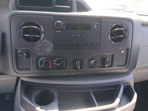 Used 2013 Ford E-150 and Econoline 150 E-150 image 11