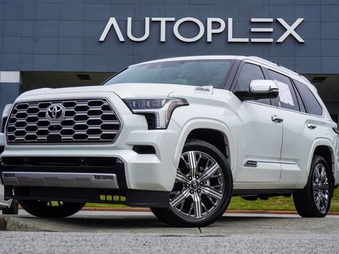 Used 2025 Toyota Sequoia Capstone AWD/4WD image 1