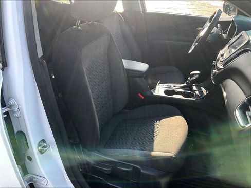 Used 2024 Chevrolet Equinox LT image 11