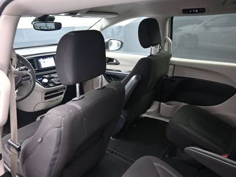 Used 2023 Chrysler Voyager LX FWD image 34