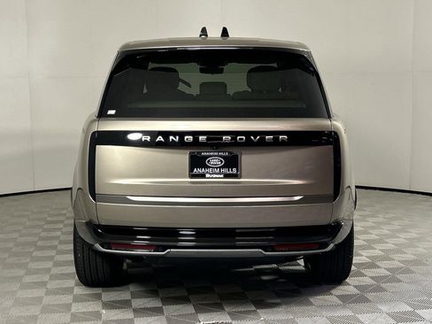 New 2025 Land Rover Range Rover SE image 4