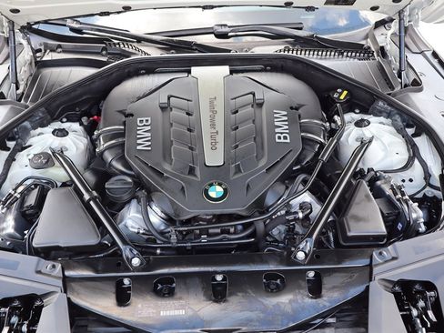 Used 2015 BMW 750i RWD image 44